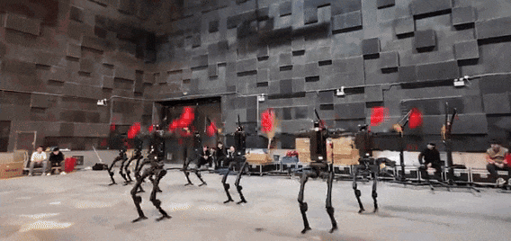 1747818870601936mWaR.gif 人形机器人02.gif